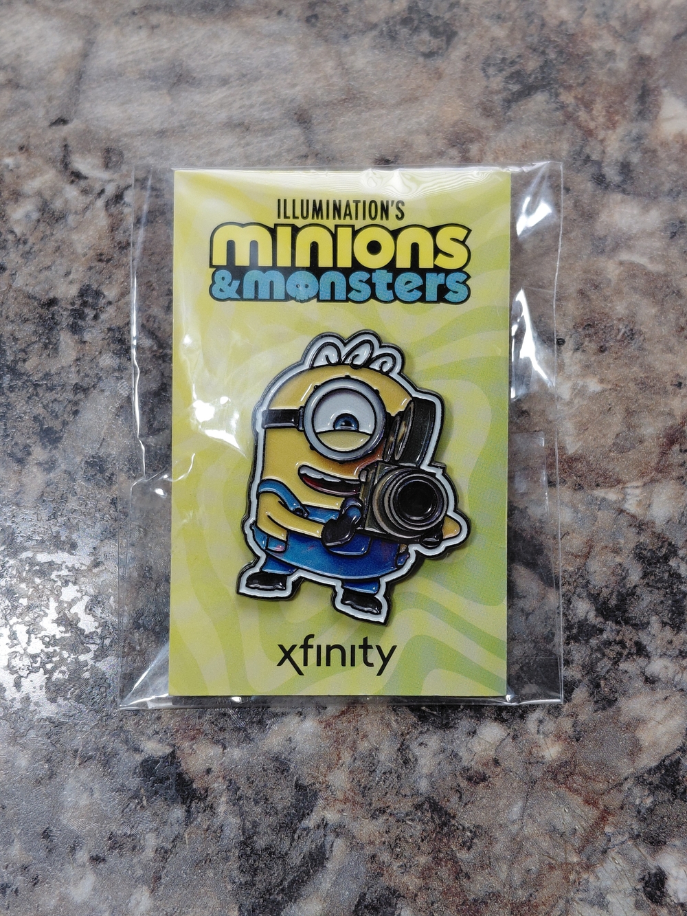 Minion With Camera from Minions & Monsters Xfinity Collectors Pin NEW